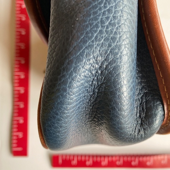 Coach Vintage Sheridan Mayfield Crossbody/Shoulder Navy Leather Purse - Picture 4 of 6